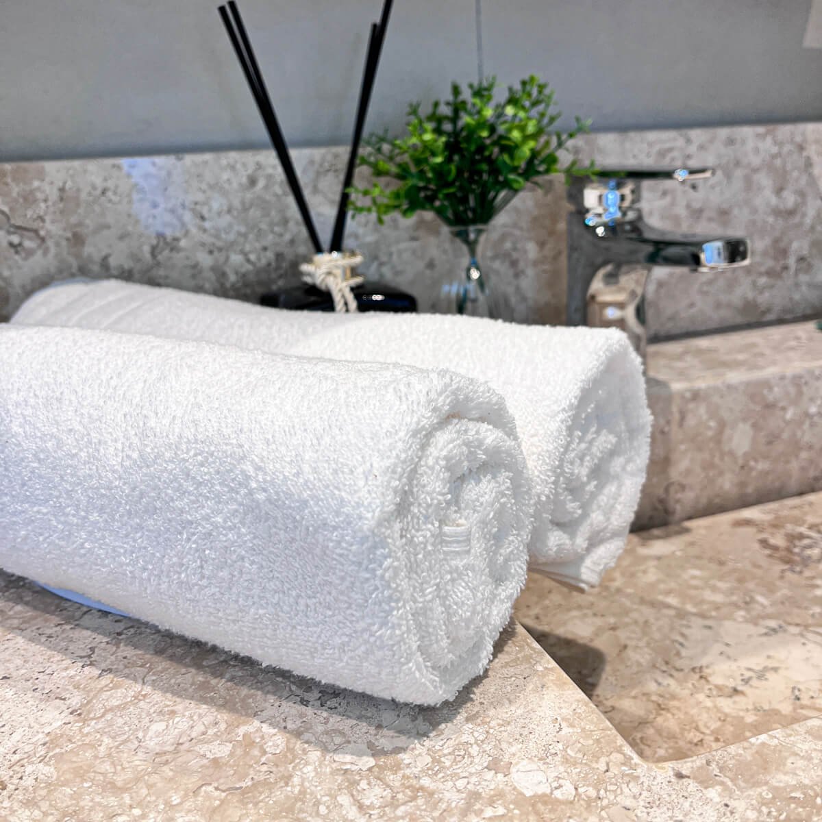 Toalha de banho hotel branca Madrid algod&atilde;o poli&eacute;ster